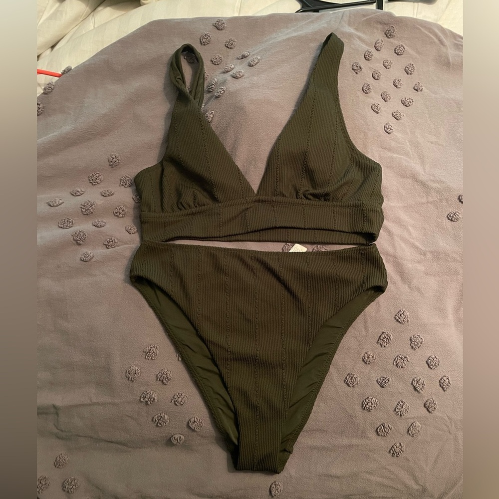 Aerie crinkle cut bikini top and bottom - both size Large